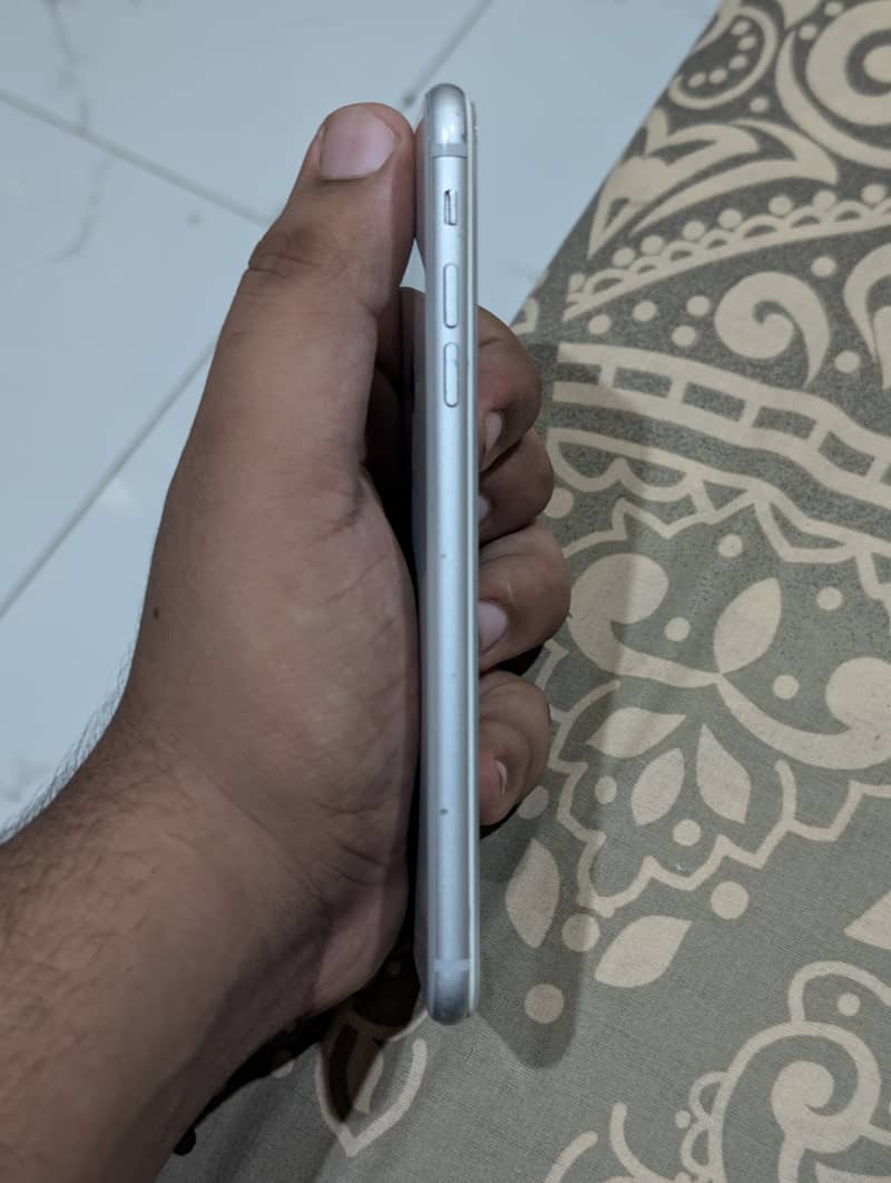 Apple iPhone 8 Plus 5