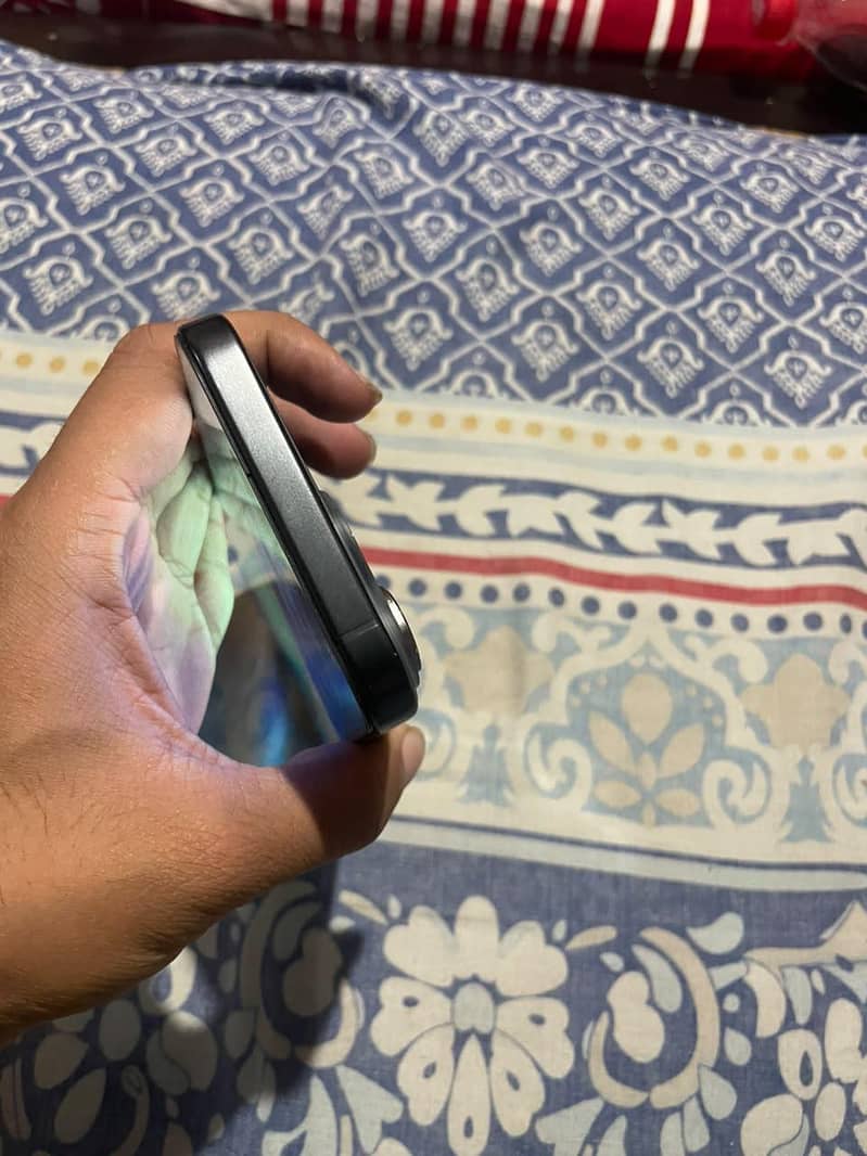 Apple iPhone 15 Pro Max 5