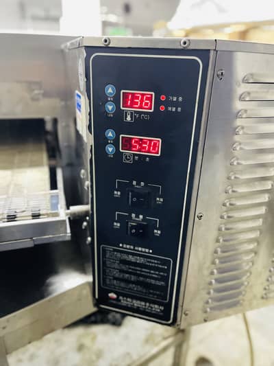 Gasro quick side panel new model 18inch belt conveyor just like new