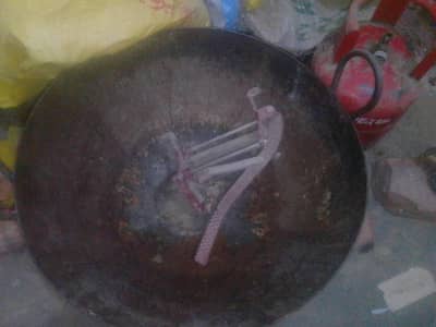 our bi kafi Saman Hain munsib qemmat mia mily ga bilkul new Hain