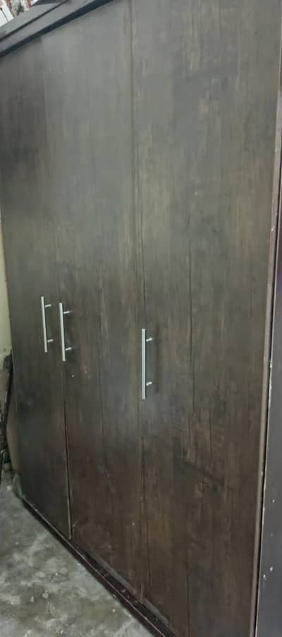 safe almari original lakri ka sath khod tyar krwai hai