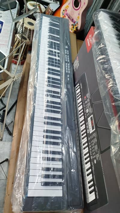 88 keys piano keyboard  Touch response and sustain pedal