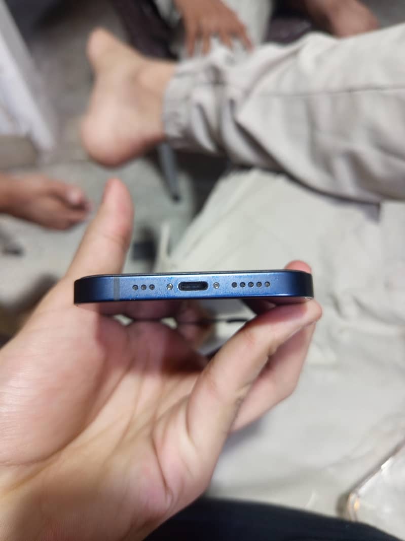 Apple iPhone 12 3