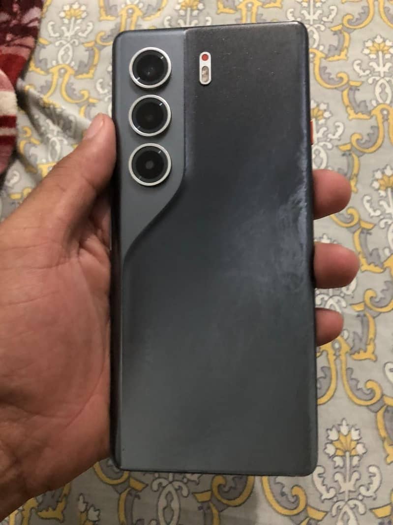 Tecno CAMON 40 Pro 0