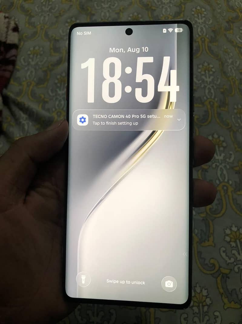 Tecno CAMON 40 Pro 1