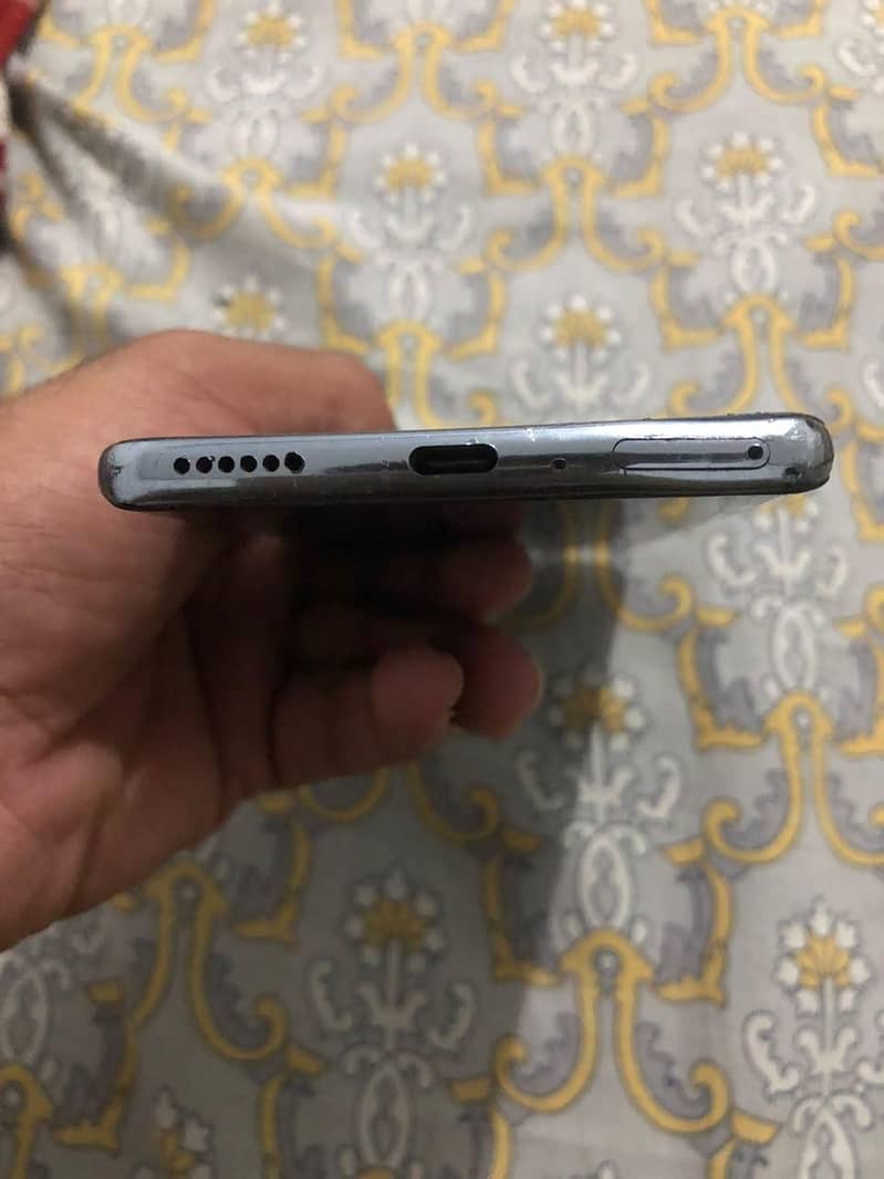Tecno CAMON 40 Pro 4