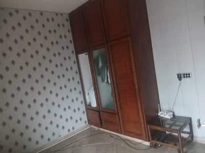 Allama Iqbal Town 10 Marla Portion 3 bedroom with bath