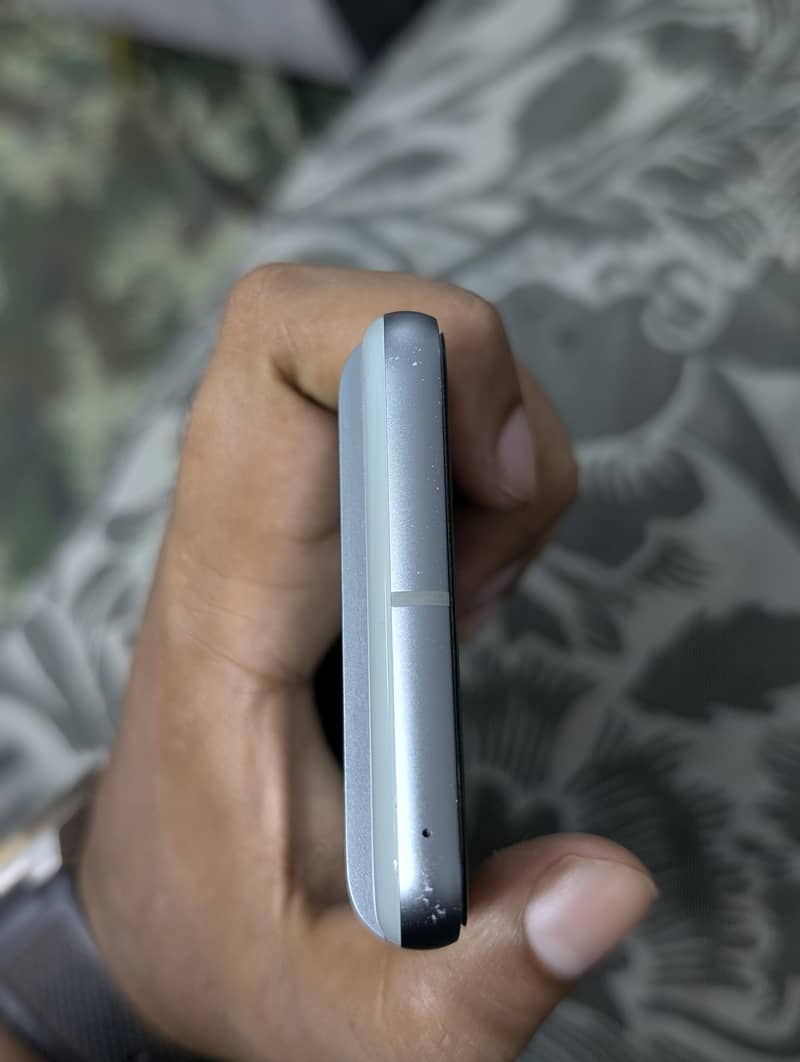 Google Pixel 8 3