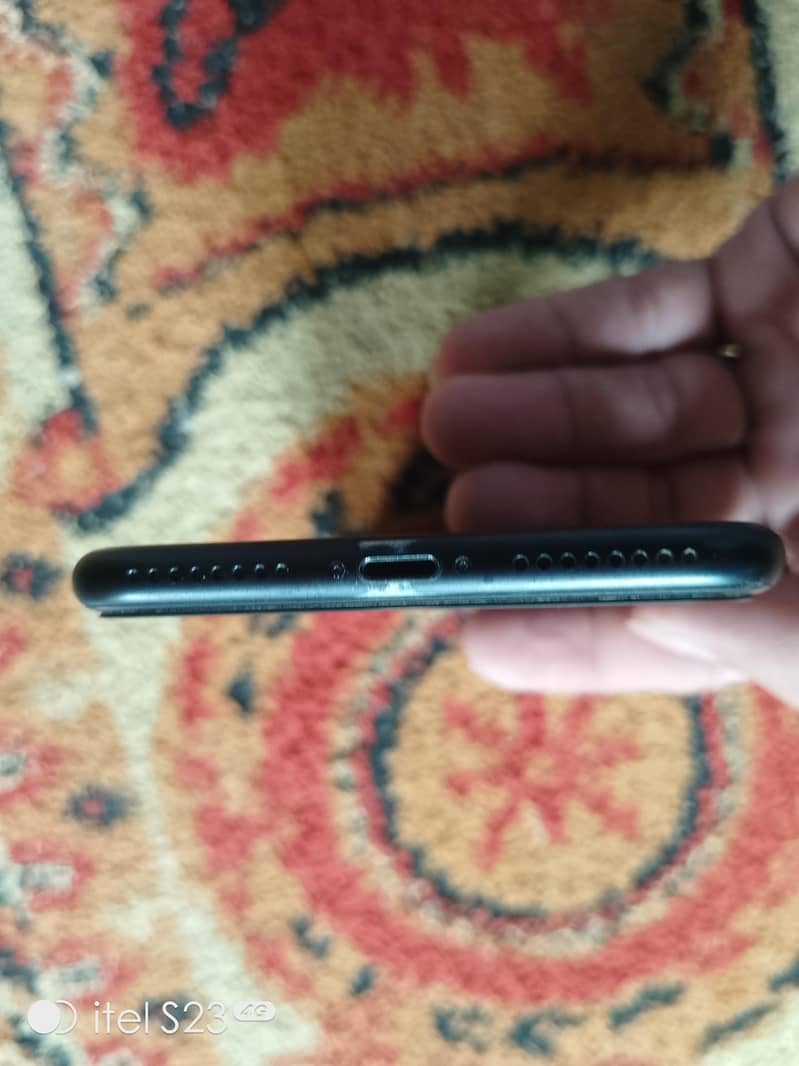 Apple iPhone 7 Plus 1