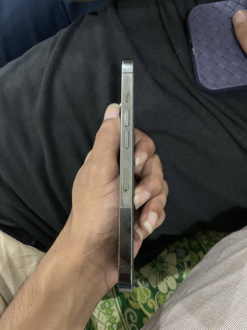 Apple iPhone 13 Pro 1