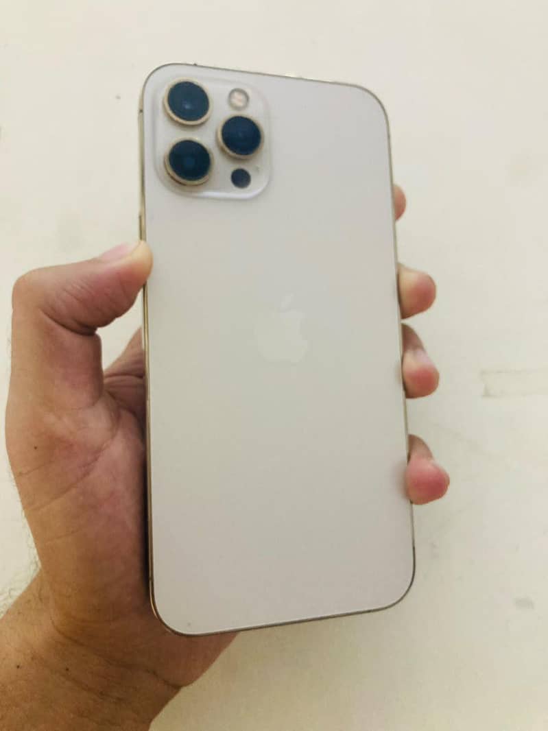 Apple iPhone 12 Pro Max 4