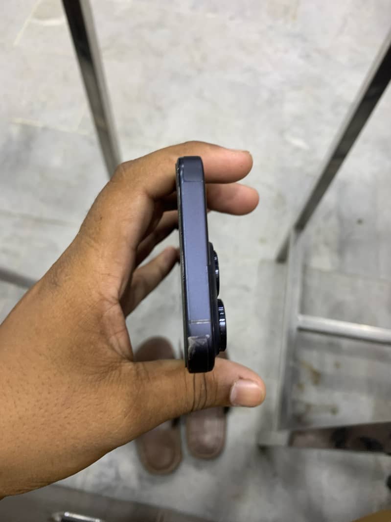 Apple iPhone 15 Pro 1