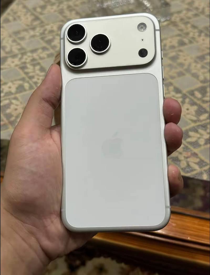Apple iPhone 17 Pro Max 2