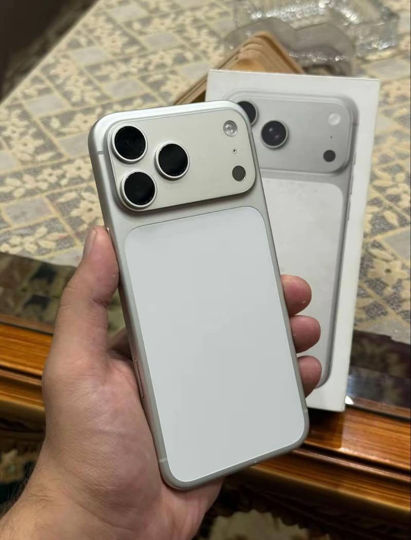 Apple iPhone 17 Pro Max 5