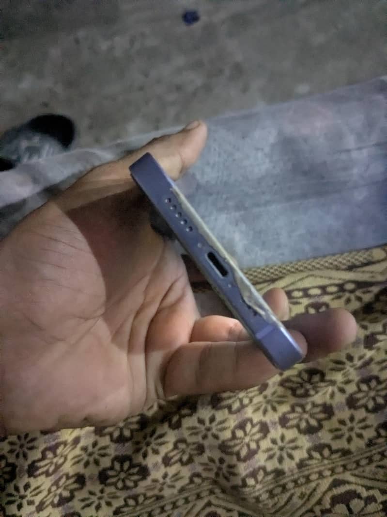 Apple iPhone 12 0