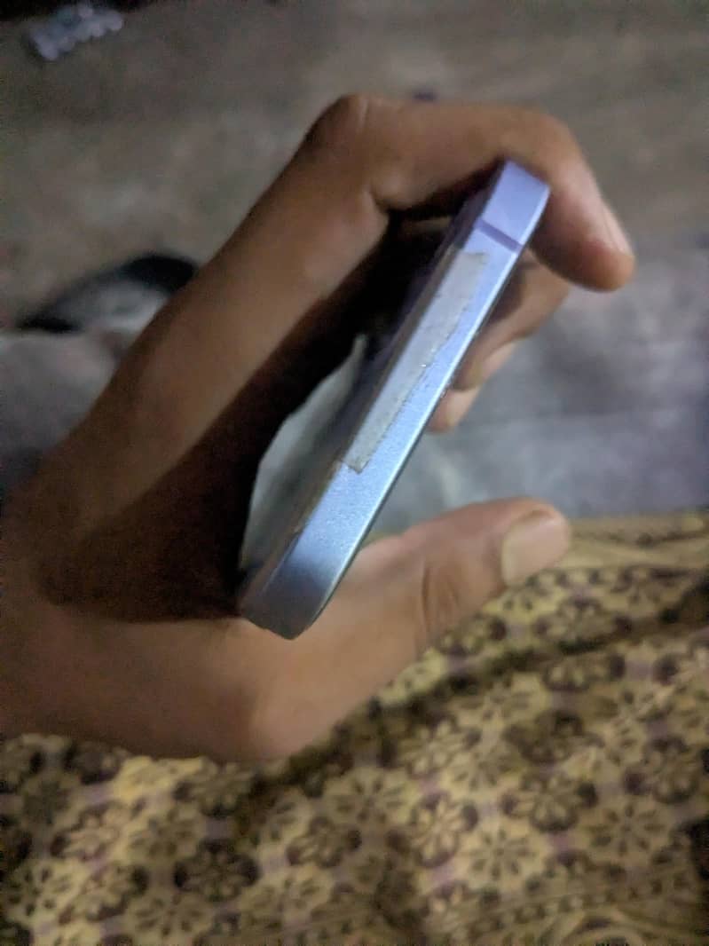 Apple iPhone 12 3