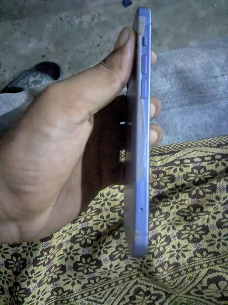 Apple iPhone 12 4