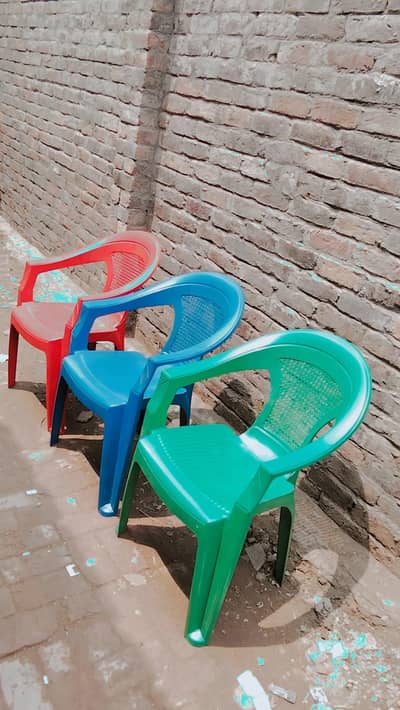 plastic chairs and table