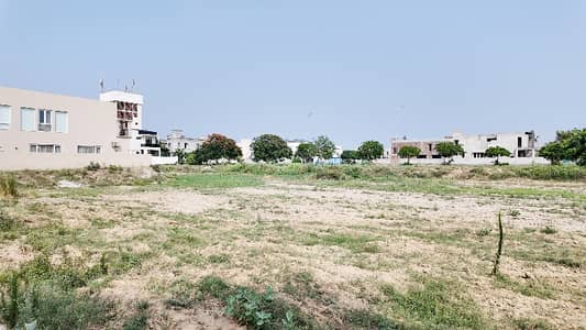 K BLOCK GOOD LOCATION PLOT FOR SALE