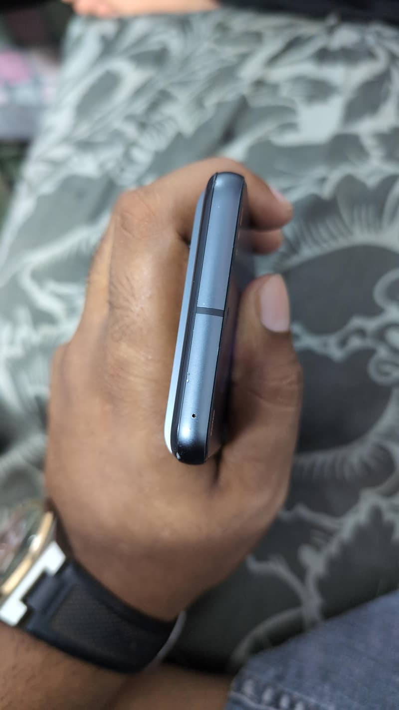 Google Pixel 8 6