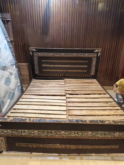 Used bed in throw away prices
