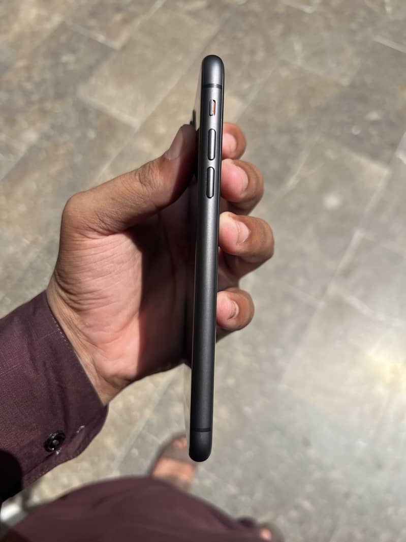 Apple iPhone 11 9