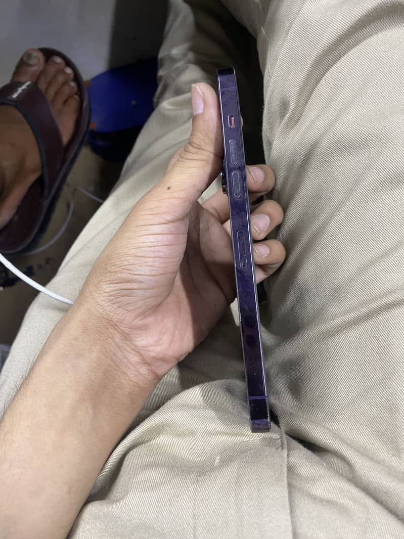 Apple iPhone 14 Pro Max 0