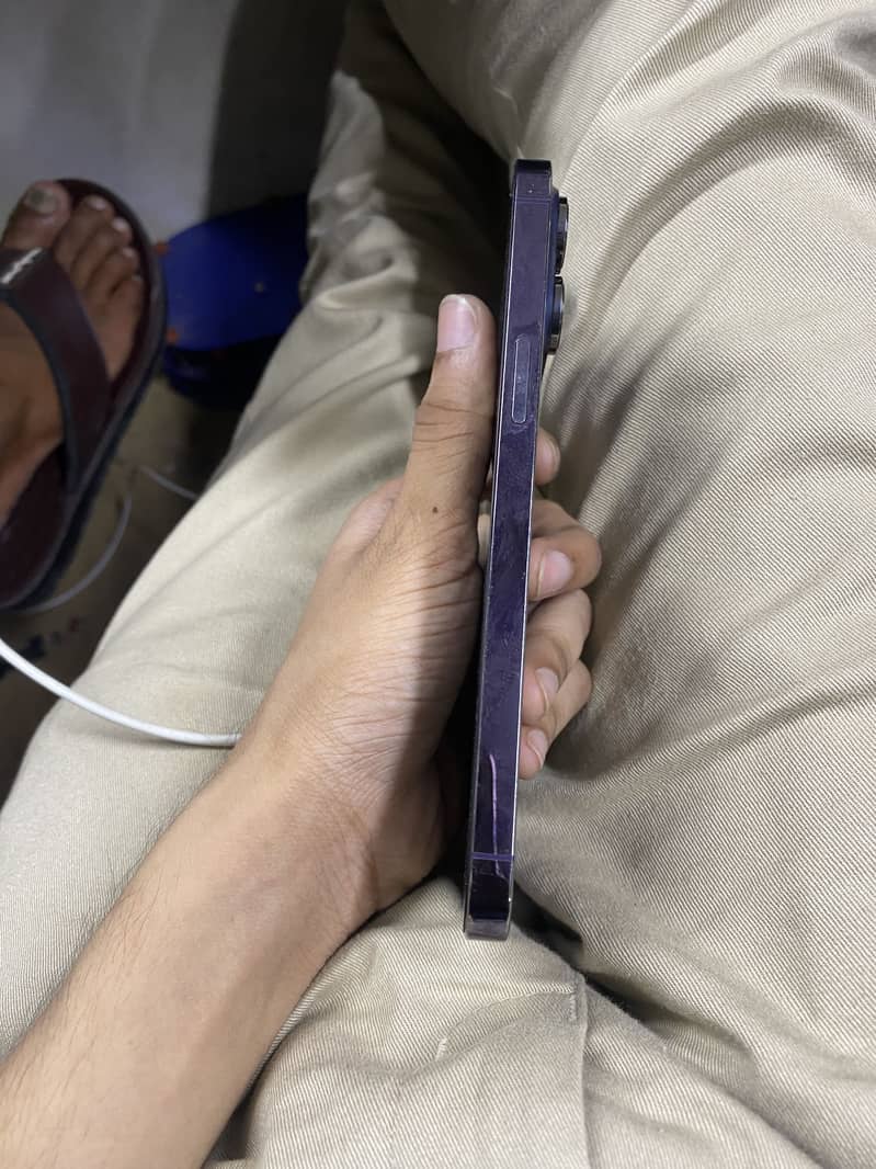 Apple iPhone 14 Pro Max 1