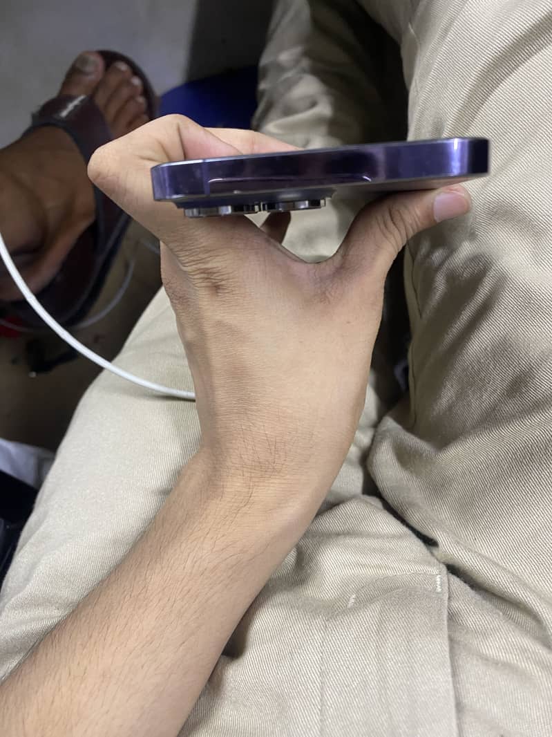 Apple iPhone 14 Pro Max 2