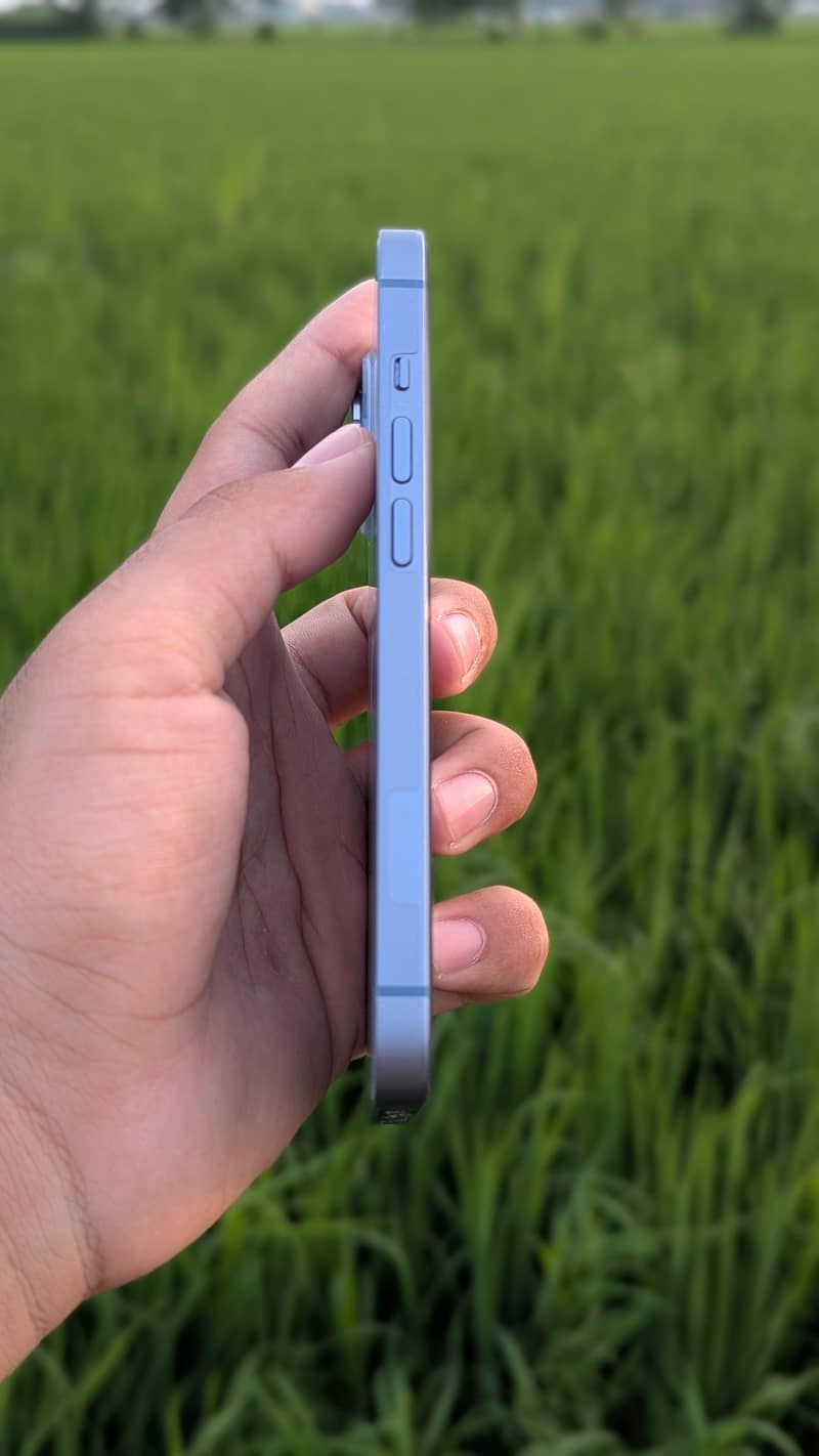 Apple iPhone 14 4