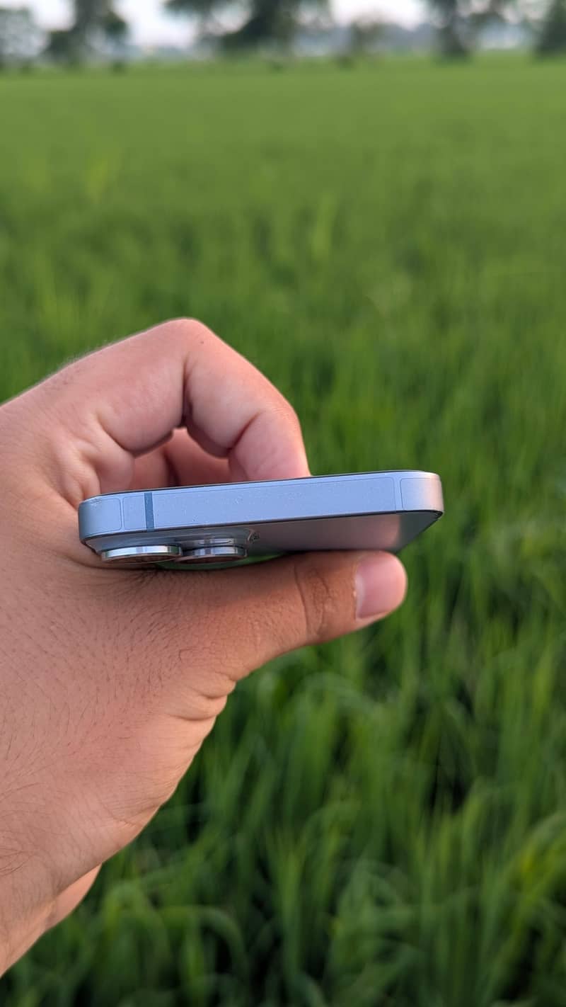 Apple iPhone 14 5