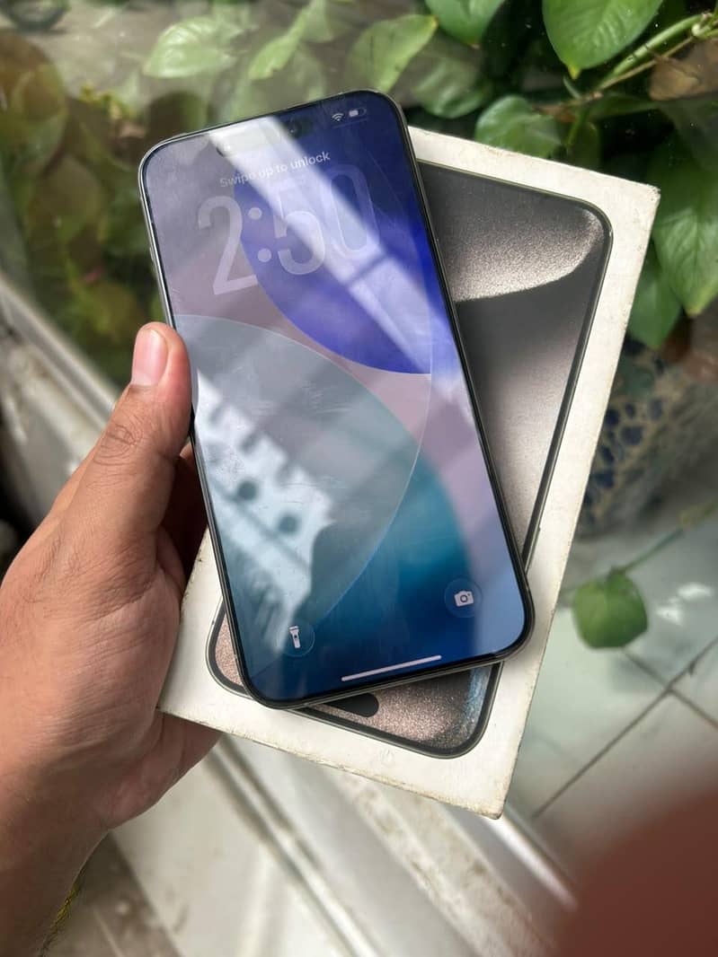 Apple iPhone 15 Pro Max JV 0