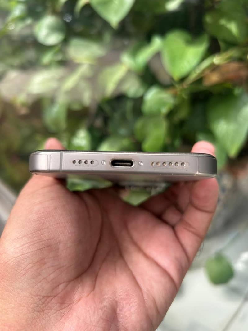 Apple iPhone 15 Pro Max JV 5