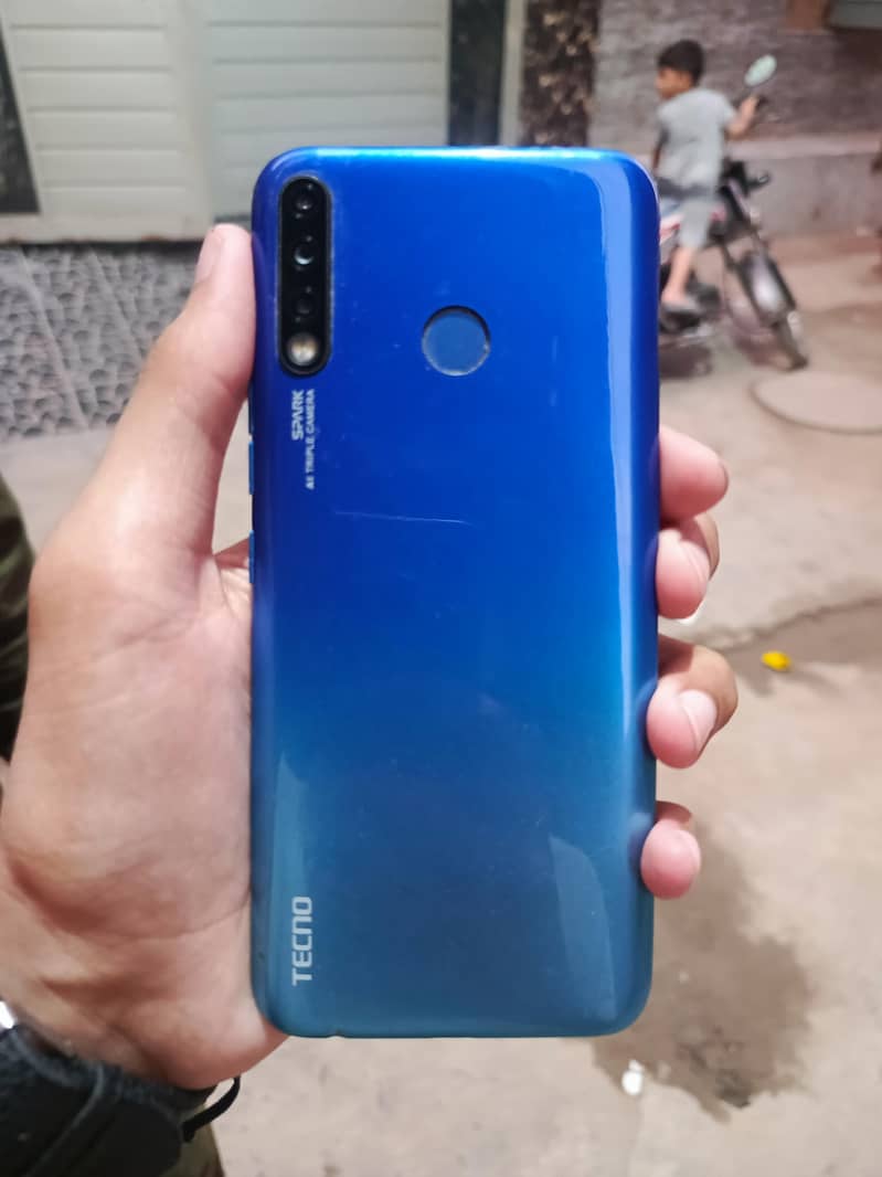 Tecno Spark 4 0