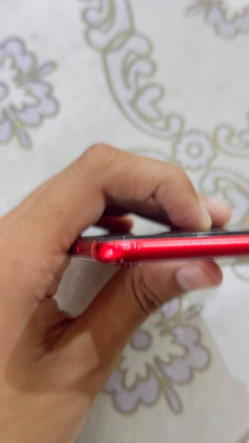 Apple iPhone 8 red 3