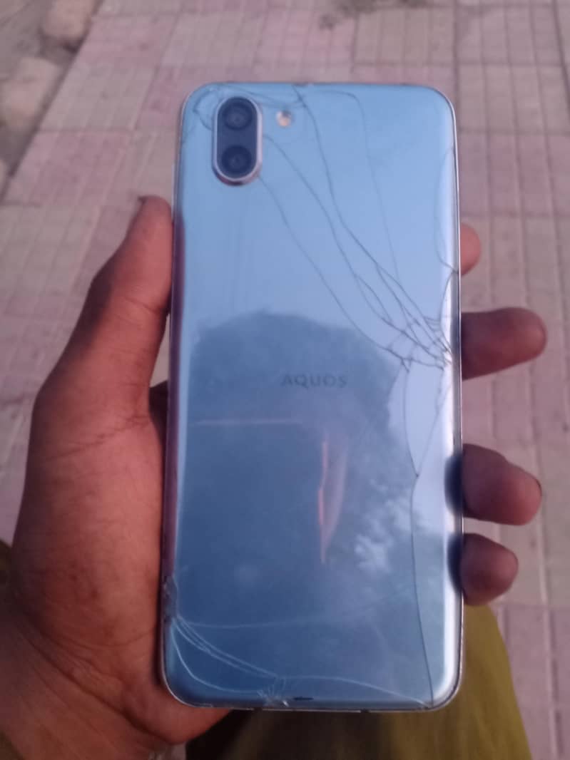 Sharp Aquos R2 pta 0