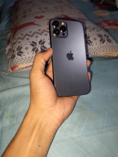 12 pro max 128gb jv btry change or front cmr mai dust Baki all ok