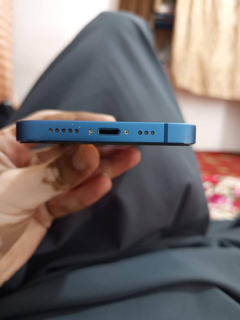 Apple iPhone 13 1