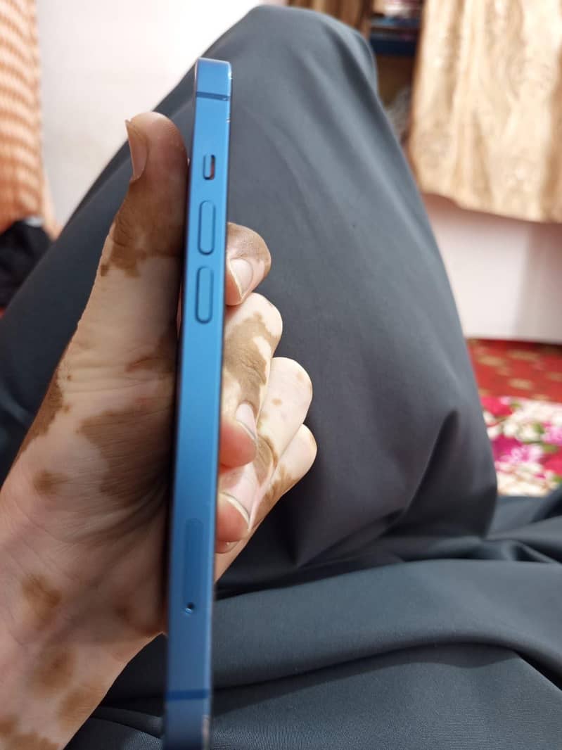 Apple iPhone 13 3