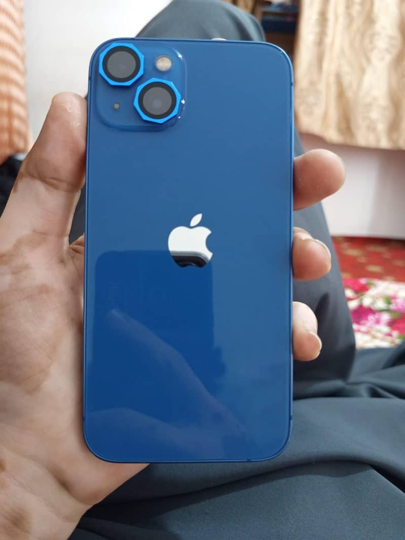 Apple iPhone 13 4