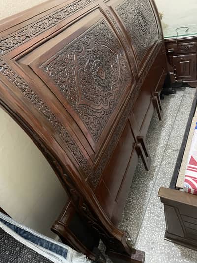 Double bed excellent quality along with 2 side tables