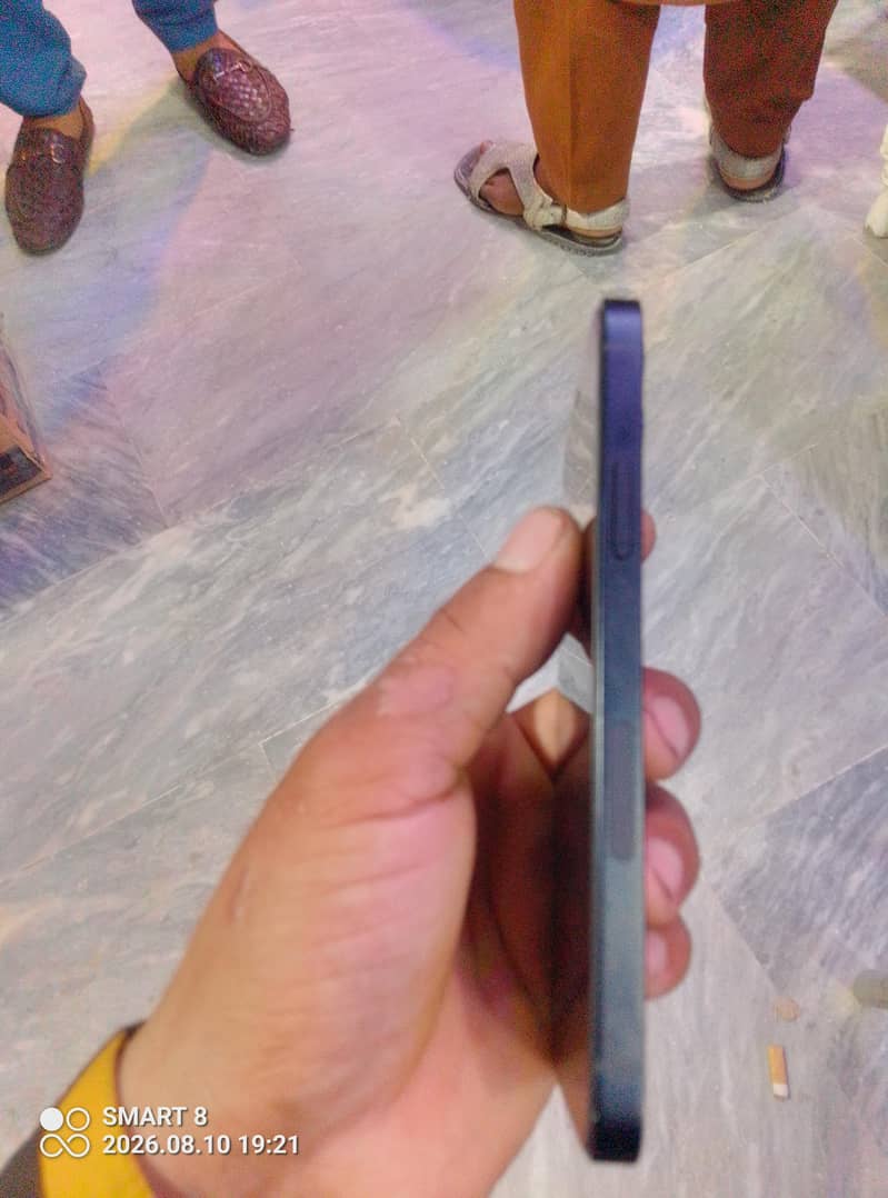 Apple iPhone 12 2