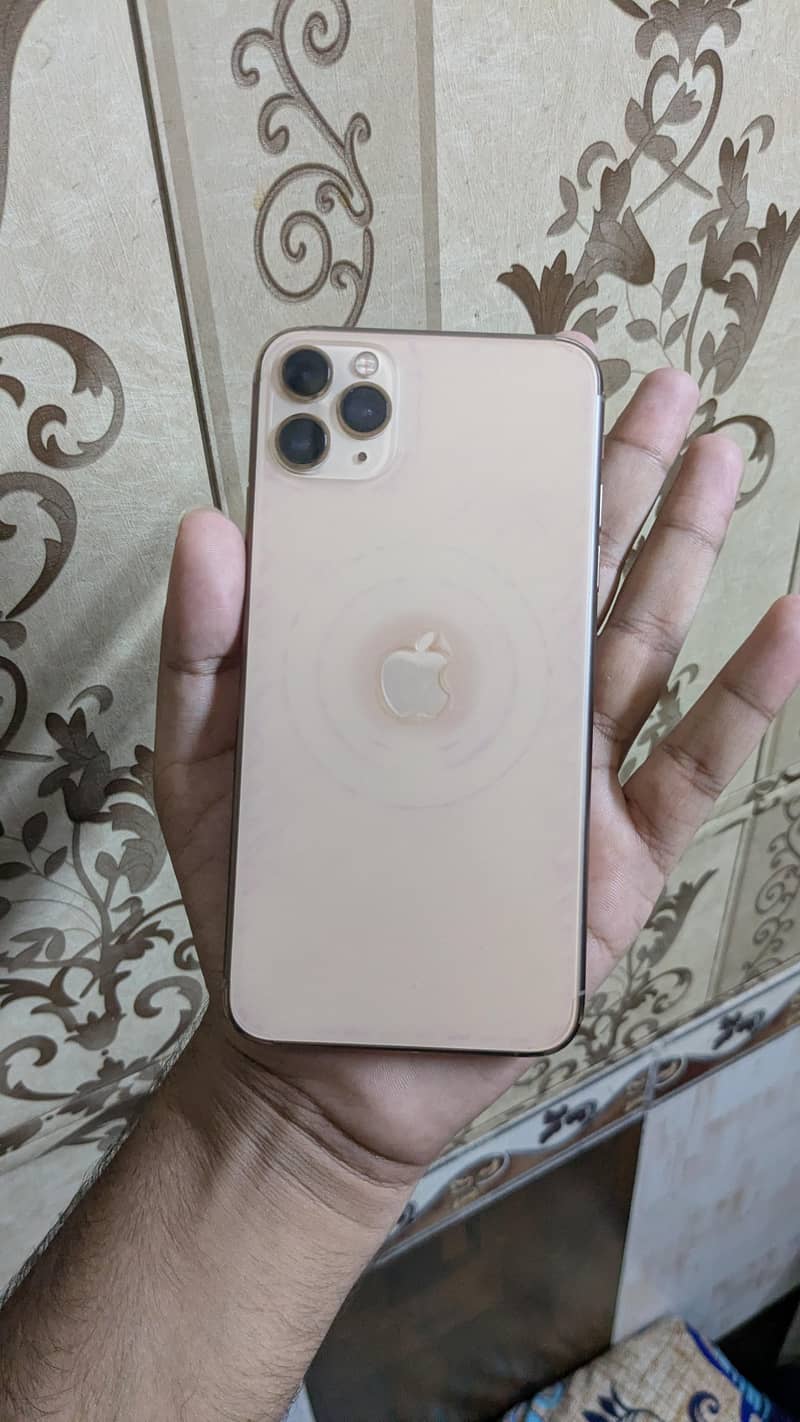 Apple iPhone 11 Pro Max 4