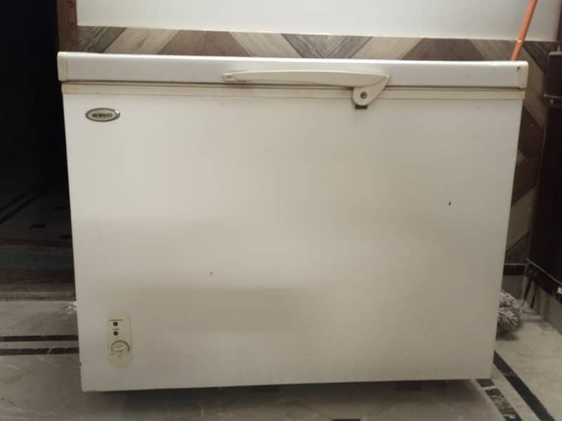Single door Deep Freezer 7