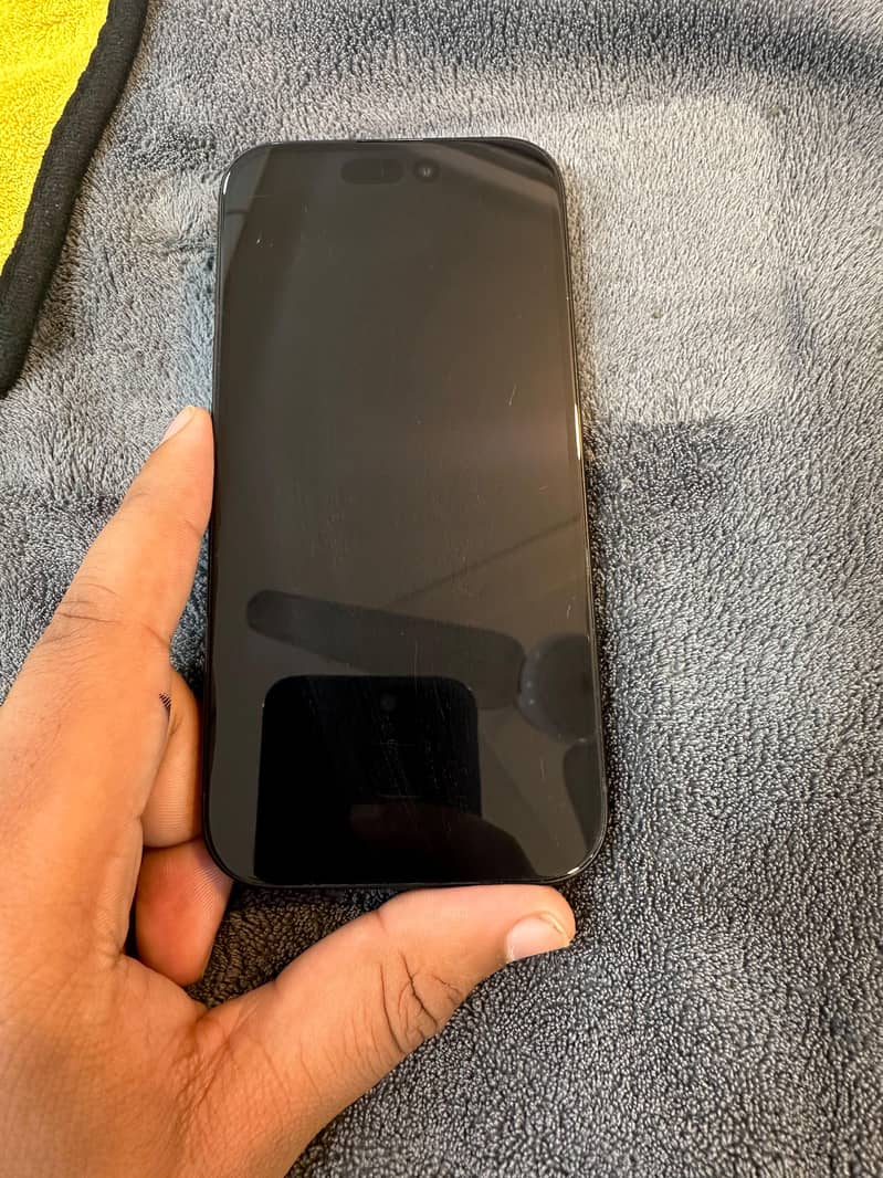 Apple iPhone 16 1