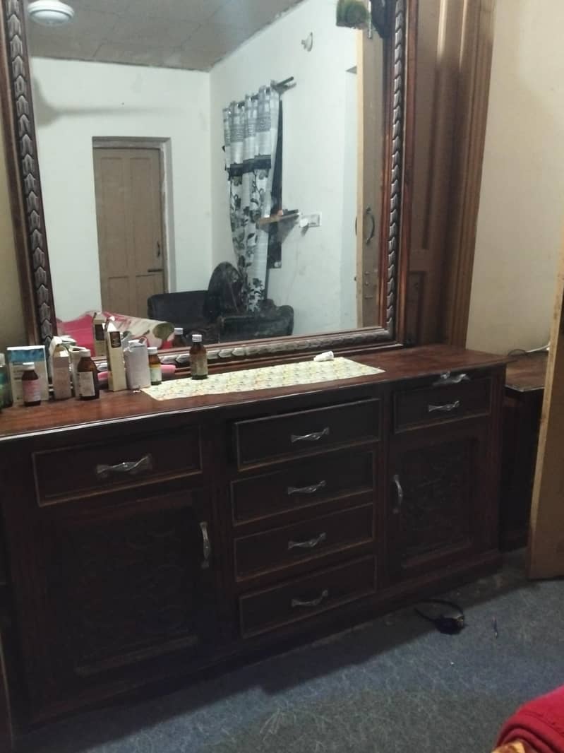 dressing table 3