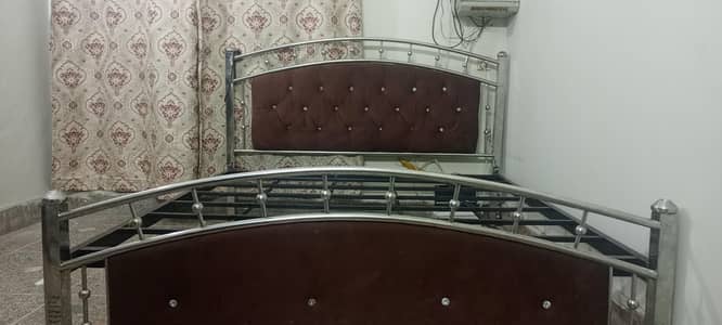 Iron bed in Good condition