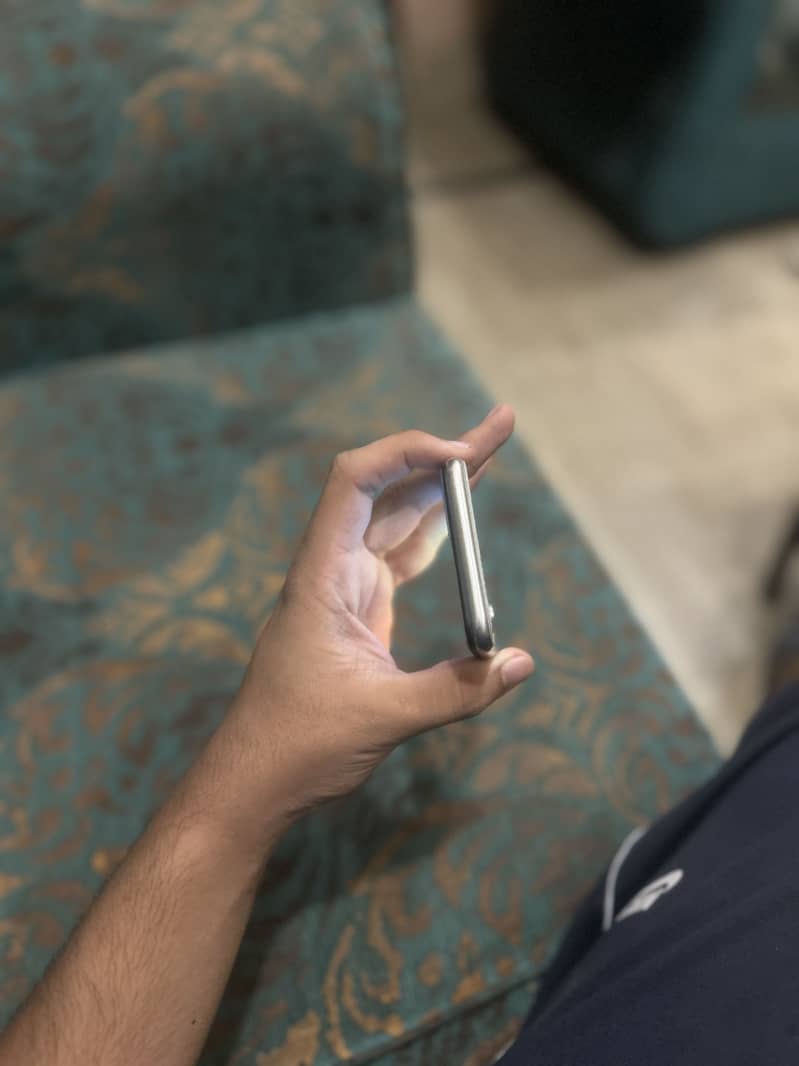 Apple iPhone X 0