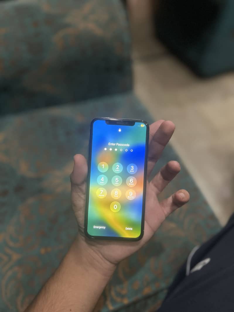 Apple iPhone X 6
