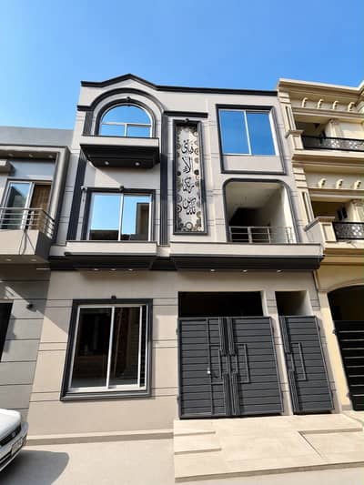 5 Marla Brand New Luxury House With 6 Bedrooms & Rooftop Mumty For Sale In Airline Society Lahore